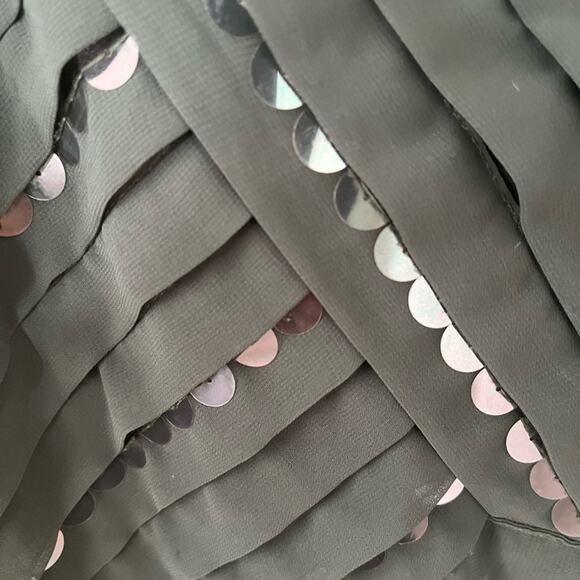 Ann Taylor Sleeveless Sequence Top size small - Picture 3 of 4